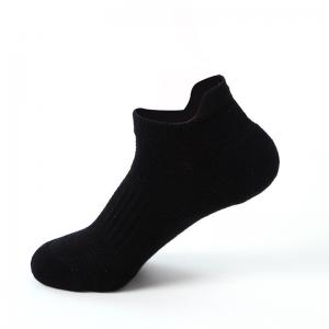 China Bulk Plain Coloured Socks Low Cut Thick Winter Sports Mens Athletic Running Socks on sale
