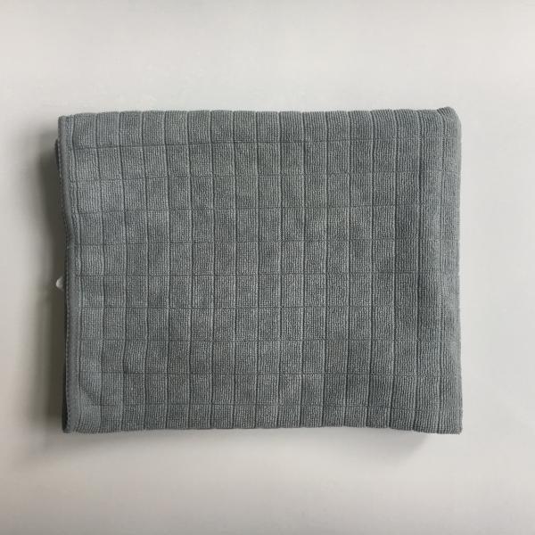 White 100% polyester grid bathroom towel
