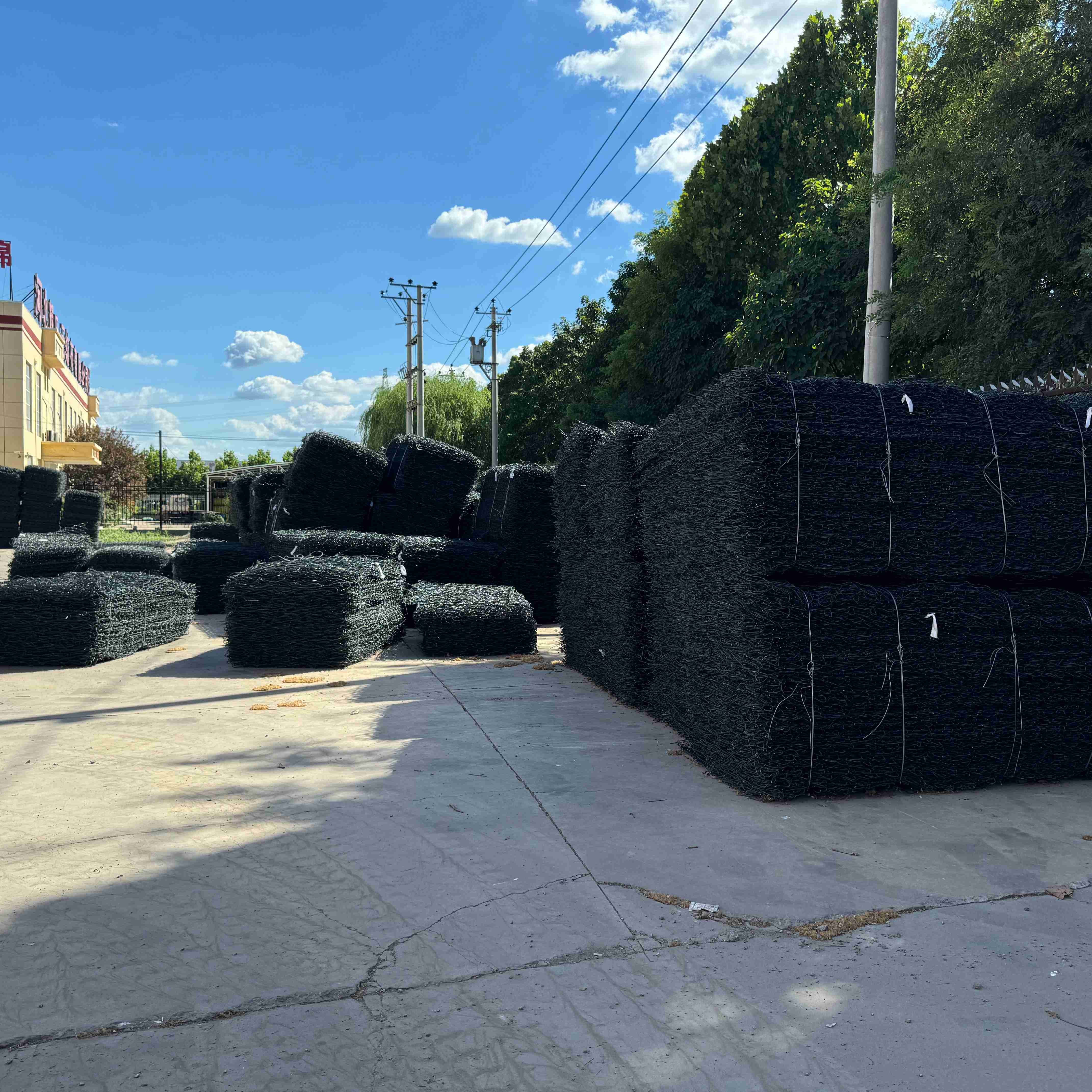 Hexagonal Mesh Gabion Metal Box 2x1x0.5m Stone Cage With 60x80mm And 80x100mm Aperture For Retaining Walls