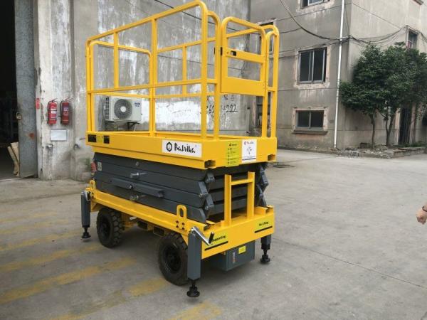 Quality Adjustable Manual Pushing Hydraulic Lift Platform , Hydraulic Work Platform 6m 500kg for sale