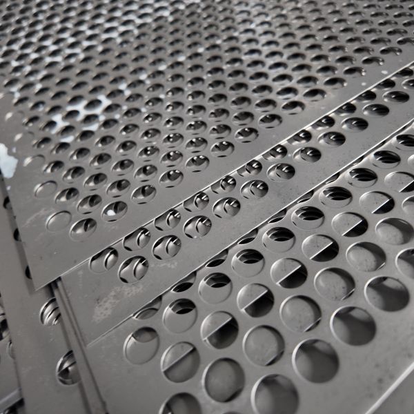 Custom Round Hole Perforated Stainless Steel Sheet For Vibrating Screens