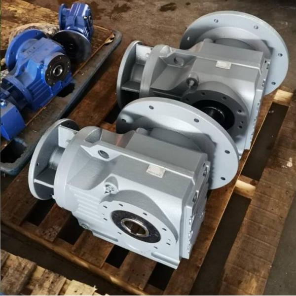 Horizontal Premium Helical Gear Reducer Gear Unit For Agitator