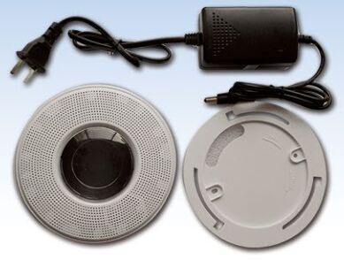 Smoke monitor with lens LCD display and voice prompt