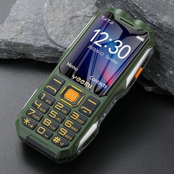 YEEMI Q8 2G Mobile Phone 2.4 inch Dual SIM Cards 3000mAh MP3 FM Flashlight Loud Speaker