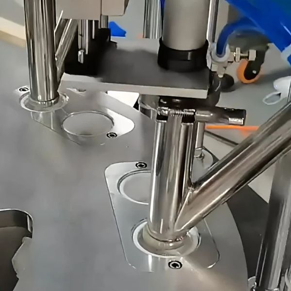Automatic Cup Filling And Sealing Machine Quantitative Powder Filling And Sealing Machine 2kw