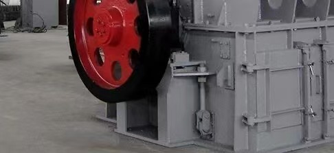 High Output Mining Crusher Adjustable Bottom Grate 100-420TPH Aggregate Production