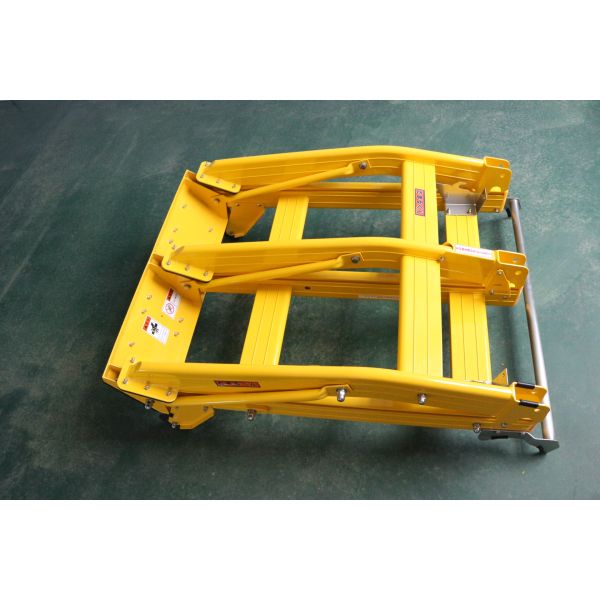 LED Arrow Collapsible Vehicle Interception Barrier Yellow