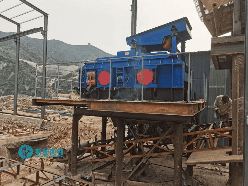 Double Roll Crusher 10TPH to 80TPH for sand making with toothed or smooth roll
