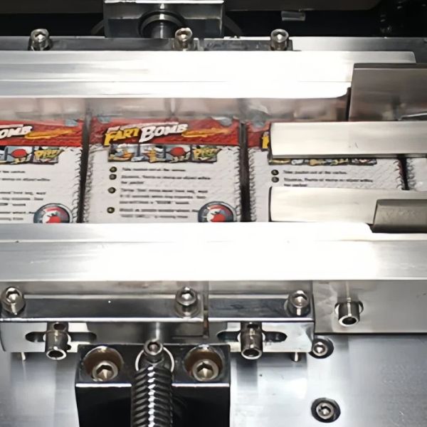 Transparent Film Wrapping Machine 3D Cosmetics Packaging Machine Full Automatic