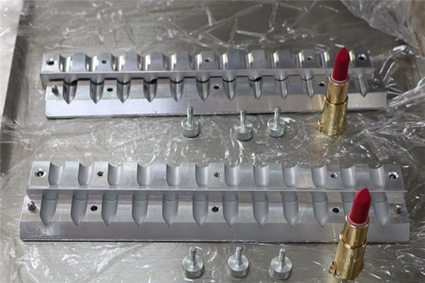 Matte Frosted Birds Beak Custom Lipstick Mold 12 Holes ISO