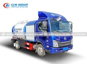 Buy cheap HOWO 6 Wheels 5Cbm 5000 Liters Fuel Truck Mobile Oil Tanker Off Road Aircraft Transport product