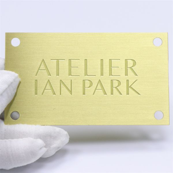 Brushed Custom Brass Nameplate Smooth Etched Brass Nameplate With 4 Mounting Holes