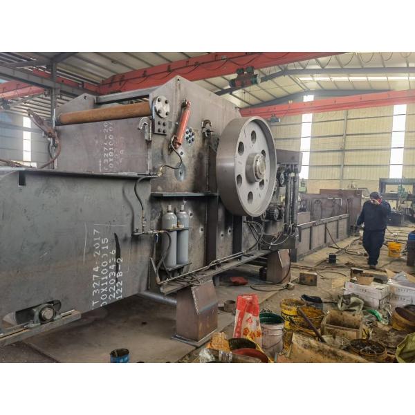 Wood chipper machine