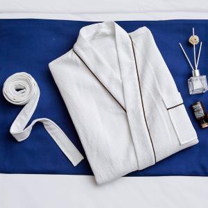 China White Hotel Spa Robes 100% Cotton Waffle Bathrobe Hotel Yarn Dyed Oem Service on sale