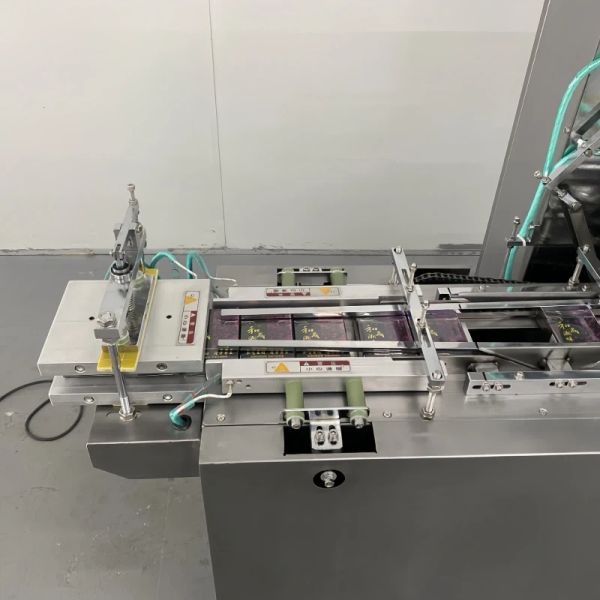 Turntable 3D Packing Machine Transparent Film Box Packaging Machine 3.5kw