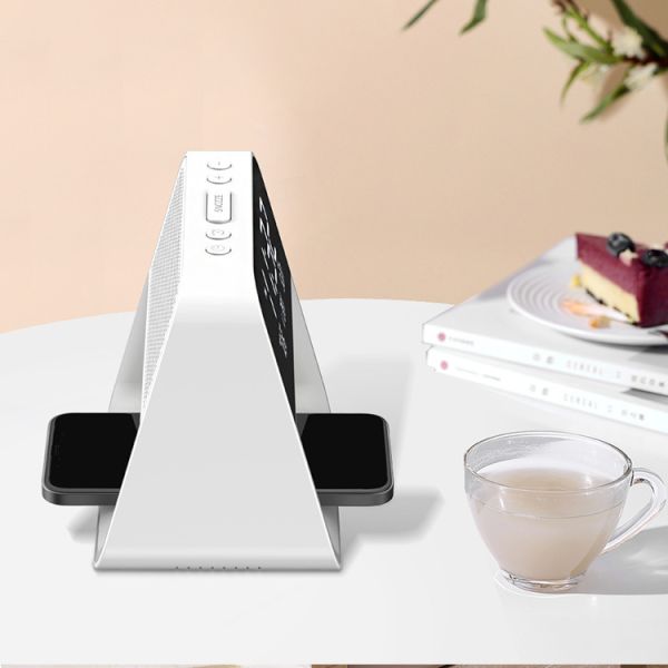 Multifunctional 15W Fast Charging Phone Charger Desk Lamp Touch Dimming Large Display Alarm Clock Night Light Dock