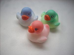 China Hot Heat Sensitive Color Changing Ducks Bath Toy Magical Color Phthalate Free Vinyl on sale