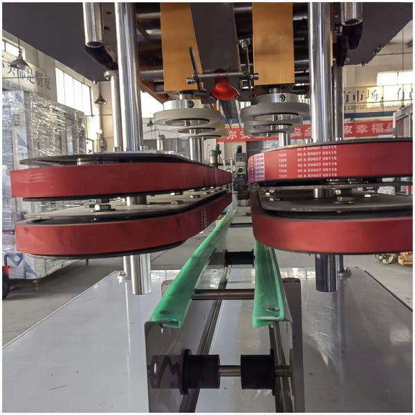 1300W Automatic Screw Capping Machine High Speed Screw Locking Machine For Daily Chemical