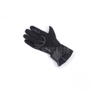 China 450D Polyester Waterproof Riding Gloves Waterproof Water Rescue Gloves on sale