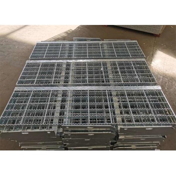 Toothed Non Skid 32*3mm Stair Treads Steel Grating Hot Dip Galvanized
