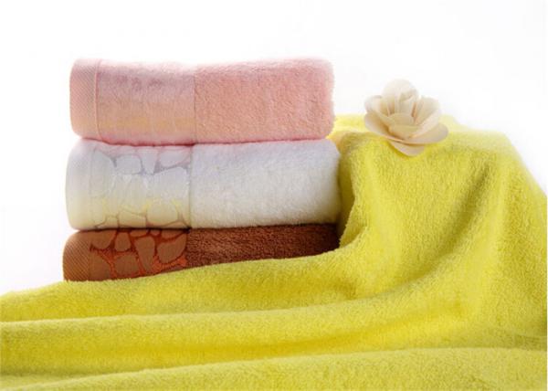 Quality 4 ~ 5 Star Hotel Towel Set 100% Cotton And 600 GSM With Dyeing Yellow / White for sale