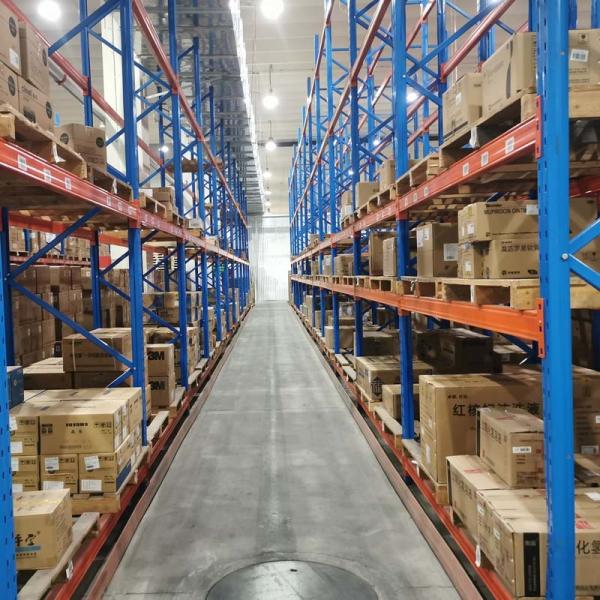 VNA Racking system in warehouse environment