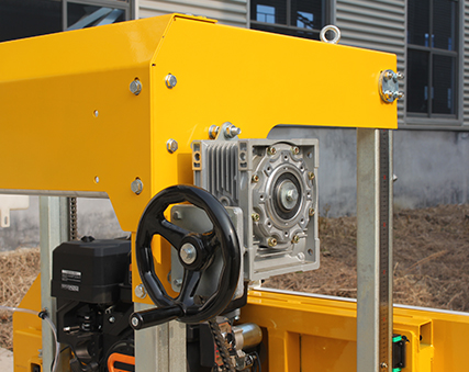 18HP Gasoline Portable Sawmill with Trailer EPA Certified Timber Cutting Machine