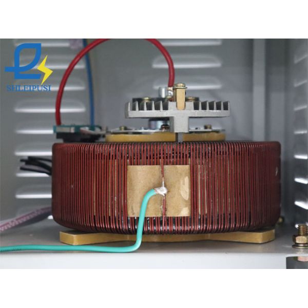 Three Phase AVR Servo Voltage Regulator OEM ODM 9KVA 10KVA 380V