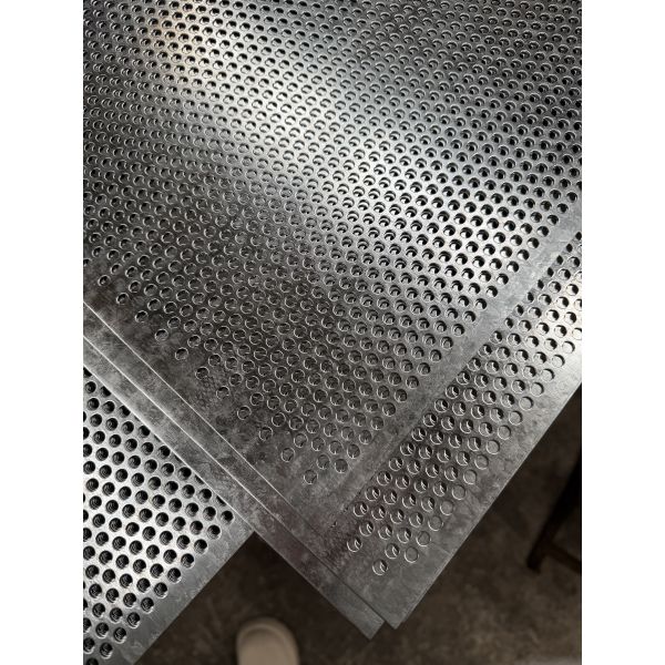 Galvanized Perforated Metal Rollmesh Coil 1m×20m Cuttable For Use