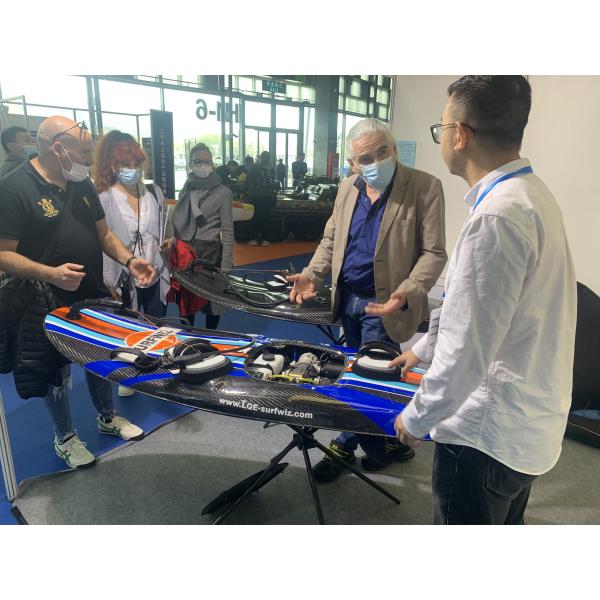 Customized Logo Electric Jet Surfboard Waveshark The Perfect Choice for Lakes Rivers