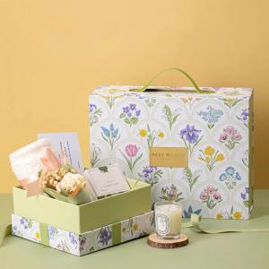 China Green Art Paper Paperboard Gift Boxes Cosmetic Packaging With Ribbon on sale