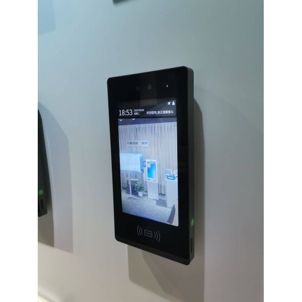 Waterproof Linux Industrial Grade Face Recognition Access Control Terminal for Plaza