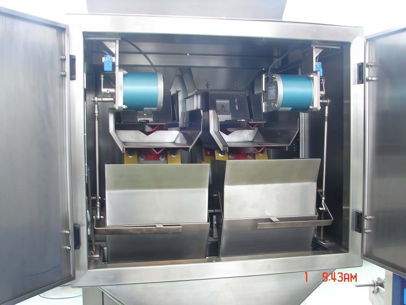 4L 220V Linear Weighing Machine Double Head Semi Automatic Bagging Equipment