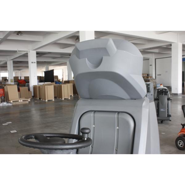 Battery Powered Ride On Floor Scrubber Machine For Supermarket