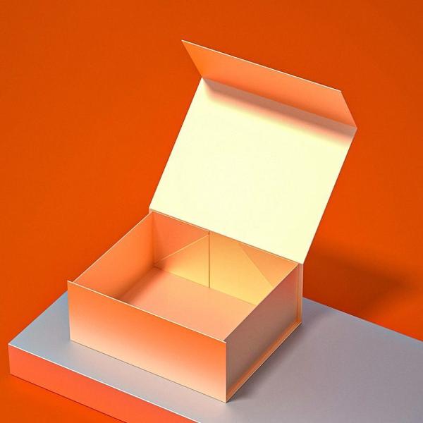 Premium rigid cardboard magnetic closure gift box