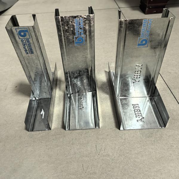 Building Material Silver Metal Stud And Metal Track In U Shaped Design For Construction