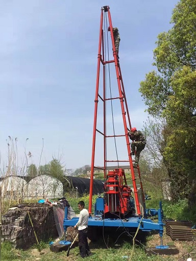 Soil Investigation Core Drilling Machine Easy Operation With Hydraulic Feeding Device