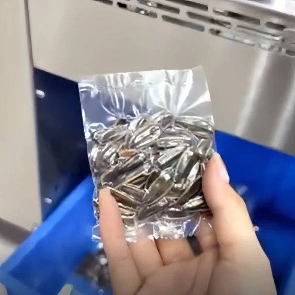 Vacuum Automatic Granule Packing Machine 220V 50Hz Automatic Food Packing Machine