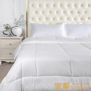 China Hotel White Cotton Fabric Duvet With Polyester Fiber Filling on sale