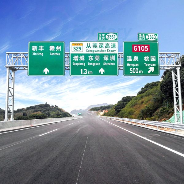 Custom Single Arm Surveillance Camera Pole 35m Powder Coating