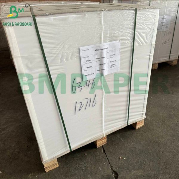 White Lined White Chipboard With Double Sided Coated Surfaces 900gsm