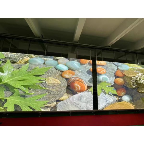 P2.6 Indoor LED Display Panel with 100000 Hours Lifespan and 132W/m 2 Ave Consumption