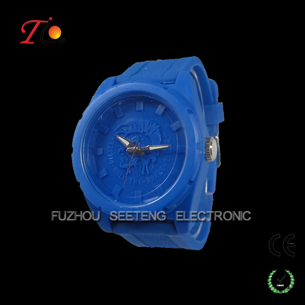 New arrivial fashional custom logo silicone plastic watch with all normal color available