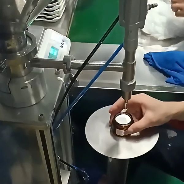 Semi Automatic Paste Filling Machine Gear Pump Filling And Sealing Equipment