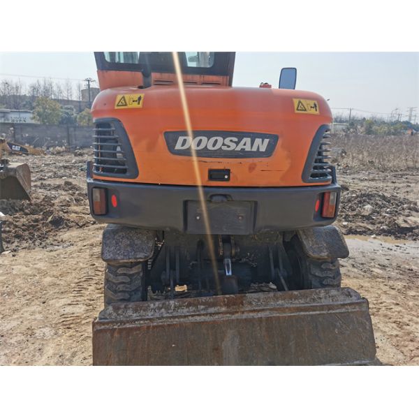 Original Hydraulic Valve Second Hand Excavator Doosan Engine Bucket Wheel Excavator 60W