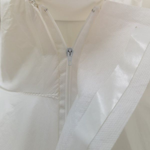 CE Type 5/6 Cat3 Durable Hooded Coverall made of Microporous Anti-Splash Fabric