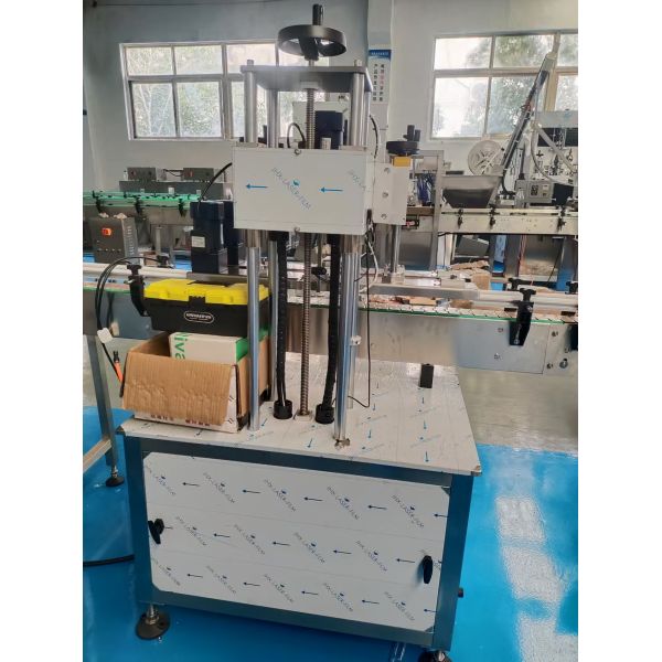 High-Speed Servo Motor Capping Machine for Cosmetic Bottle Cap Screwing and Rubbing for Spray Bottle