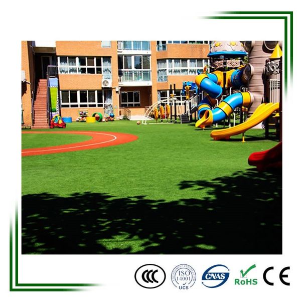 The kindergarten artificial turf