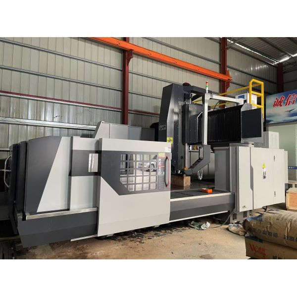 Precision 3 Axis CNC Gantry Machining Center Mold Processing LS-V Series High Rigidity