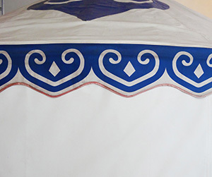 Windproof Luxury Mongolian Yurt With Insulation Blanket Inside Decorative